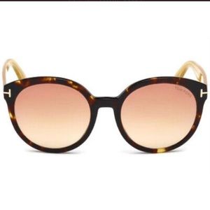 Like New! Tom Ford, Gorgeous pair of sunglasses with case, model# TF503